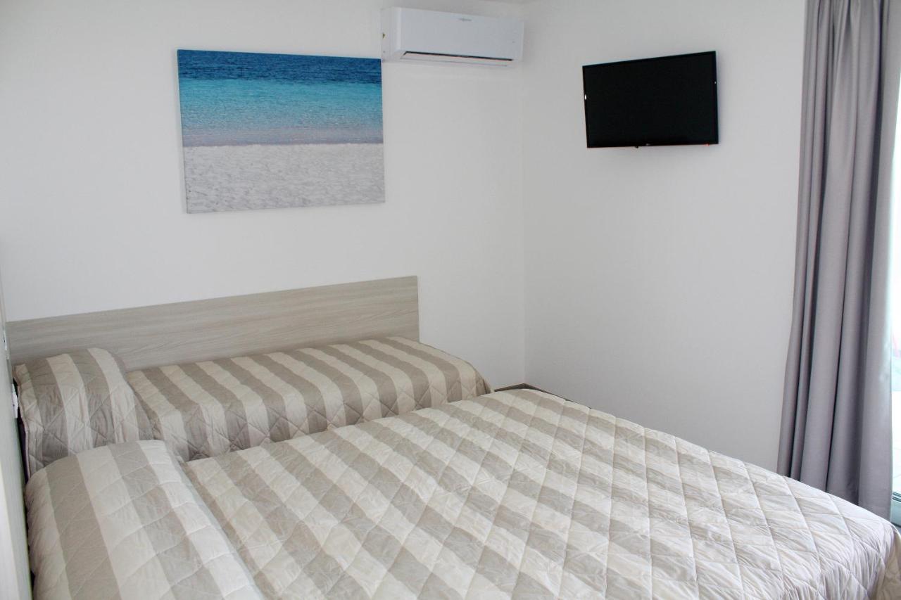 Nashira Apartments Линяно Сабиадоро Екстериор снимка