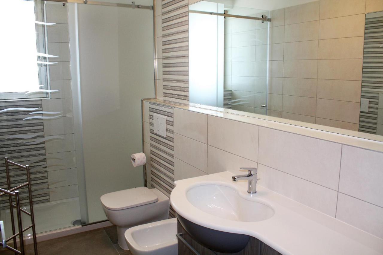Nashira Apartments Линяно Сабиадоро Екстериор снимка